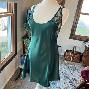 VTG Victoria Secret Silk Slip Dress Emerald Lace Strappy Back 90s Y2K